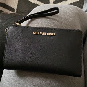 Michael Kors wristlet wallet